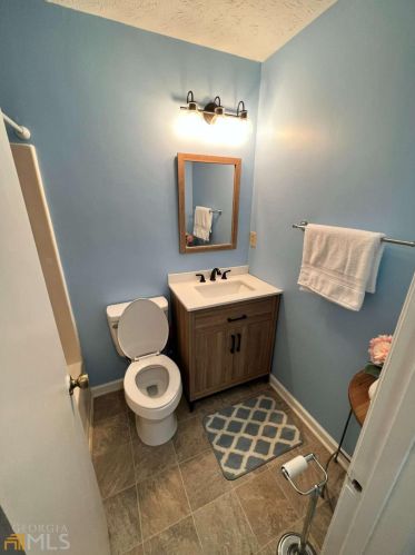 675 Lakeridge Dr, Conyers GA  30094-2676 exterior