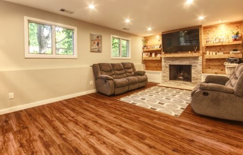 208 Meadow Wood Dr, Joliet IL  60431-4810 exterior
