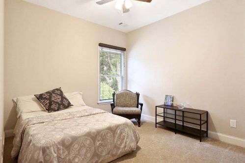 2552 Knox St, Atlanta GA  30317-2830 exterior