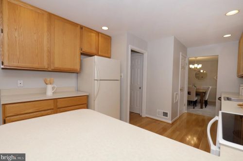 7099 Game Lord Dr, Springfield VA  22153-1312 exterior