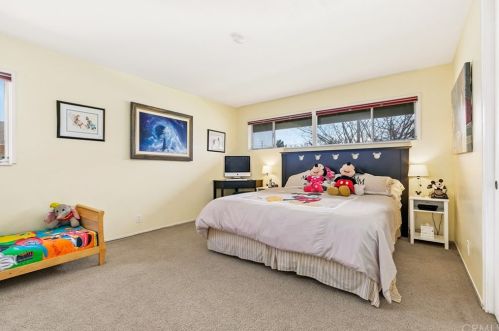 1543 Harle Pl, Anaheim CA  92802-2510 exterior