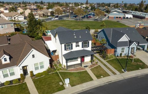 1651 Sallie O Dr, Manteca, CA 95336-2980