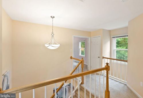 7223 Olde Lantern Way, Springfield VA  22152-3568 exterior