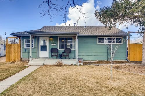 855 Kingston St, Denver, CO 80010-4105