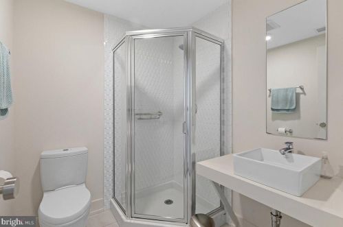 31 Maple St, Princeton NJ  08542-3850 exterior