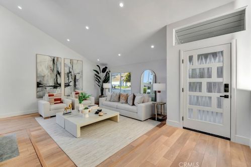5892 Bellfield Ln, Huntington Beach CA  92648-1041 exterior