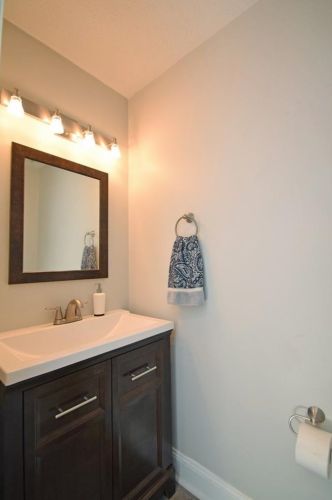 9655 Fallsridge Ct, Cincinnati OH 45231-2885 exterior