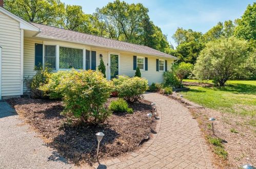 82 Margaret Ln, Glastonbury, CT 06033-1731
