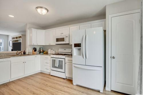 2646 500, Clearfield, UT 84015