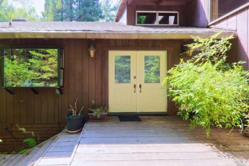 25058 Brooktrails Dr, Willits, CA 95490-8576