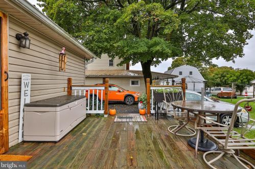 23 Central Ave, Bangor PA 18013-2221 exterior