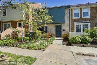 2110 Golf Course Dr, Herndon, VA 20191-3824