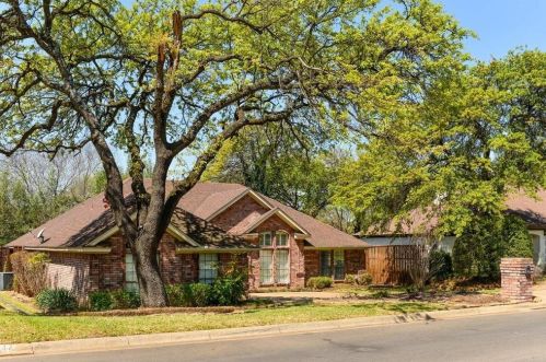 7921 Kendra Ln, Fort Worth TX  76182-8711 exterior