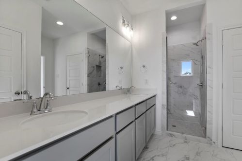 1733 Cantey St, Fort Worth TX  76110-2946 exterior