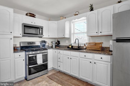 111 Fairview Dr, Carlisle PA  17013-8474 exterior