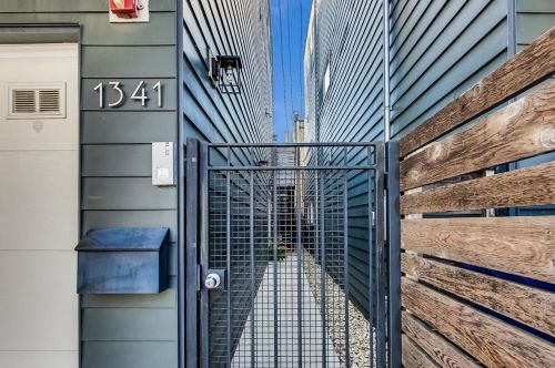 1341 Ancona St, Chicago, IL 60642-5758