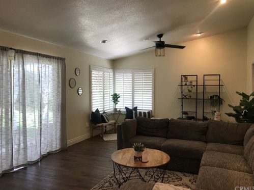 6807 Rycroft Dr, Riverside CA  92506-5352 exterior