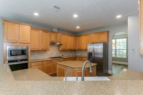 2207 Stoneycreek Park Ct, Conroe TX  77385 exterior