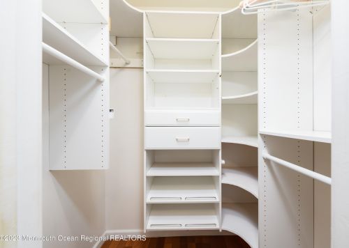 25 Malibu Dr, Tinton Falls NJ 07724-2542 exterior