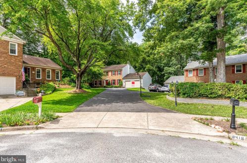 8415 Gambrill Ln, Springfield, VA 22153-2208