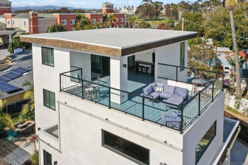 610 Neptune Way, Oceanside, CA 92054-2108