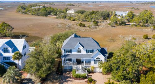 25 Seagrass Ln, Isle Of Palms, SC 29451-3854