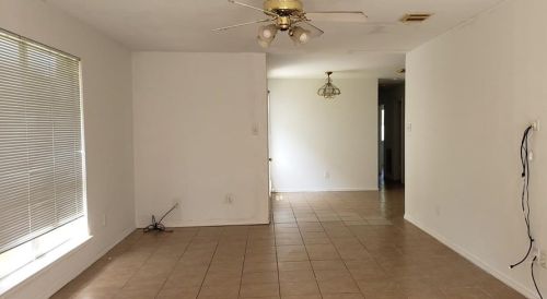 1840 Old Creek Dr, Richmond TX  77471-5566 exterior