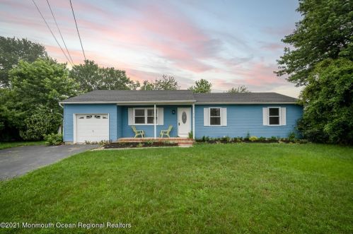 710 Bowsprit Pt, Lacey Township, NJ 08734-2607