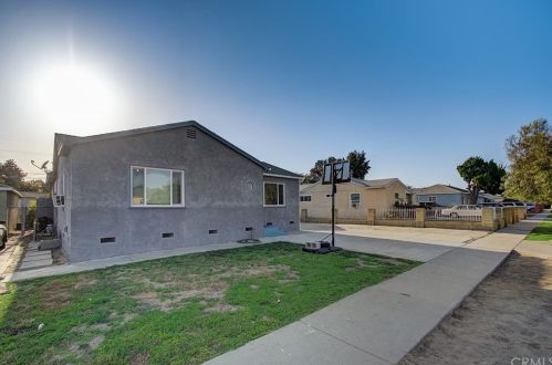 16611 Thorson Ave, Compton, CA 90221-5236