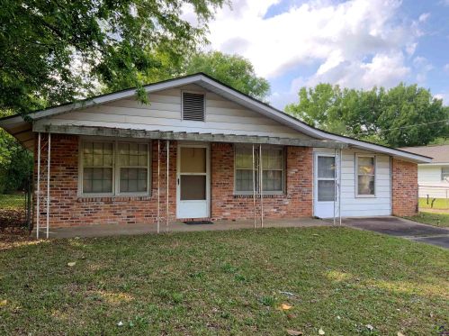 329 Wisconsin Ave, Warner Robins, GA 31093-2307