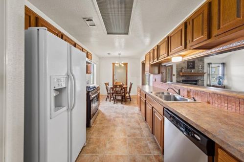 183 Blisard Rd, Webberville TX 78621-5018 exterior