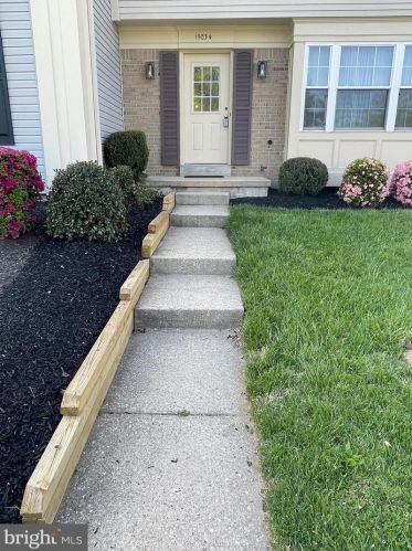 15034 Shamrock Ridge Rd, Silver Spring, MD 20906-6107