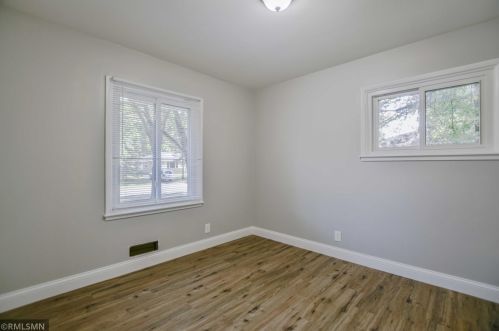 11316 Heights Dr, Minneapolis MN  55433-3528 exterior