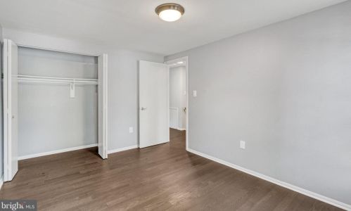 9919 Coffer Woods Rd, Springfield VA  22015-2903 exterior