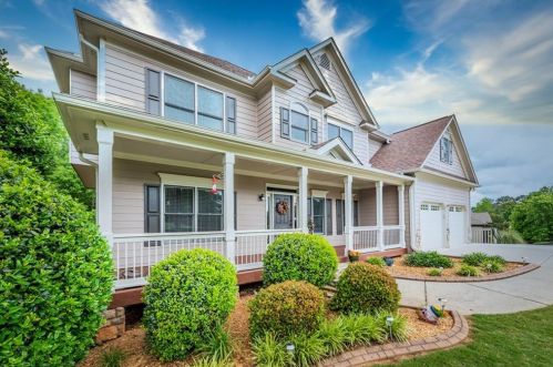 138 Sweetwater Creek Trl, Holly Springs, GA 30114-9080