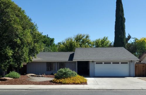 732 Page Ave, Los Banos, CA 93635-4727