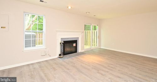 7803 Wintercress Ln, Springfield VA  22152-3842 exterior