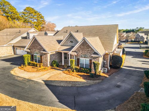 945 Savannah Commons Dr, Kennesaw, GA 30144-1703