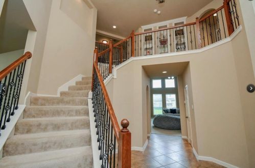 2534 Pioneer Oaks Dr, Fresno, TX 77545-2070