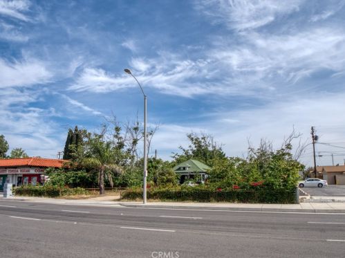 516 State College Blvd, Anaheim CA  92806-4658 exterior