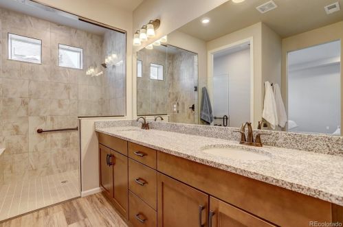 5019 Quatar St, Denver CO  80019-3556 exterior