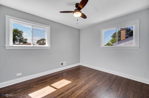 8632 Olcott Ave, Niles IL  60714-2022 exterior