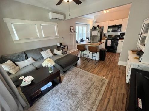 800 Lilac St, Fort Worth, TX 76110-2039