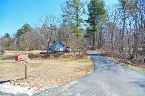 20 Chestnut Hill Dr, Londonderry, NH 03053-2551