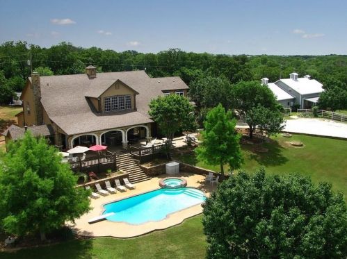 6068 Northview Ct, Aubrey, TX 76227-7002