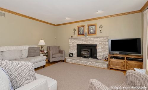 802 Elm St, Pingree Grove IL  60140-8367 exterior