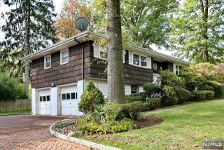 49 Lenox Ave, Demarest, NJ 07627-2010