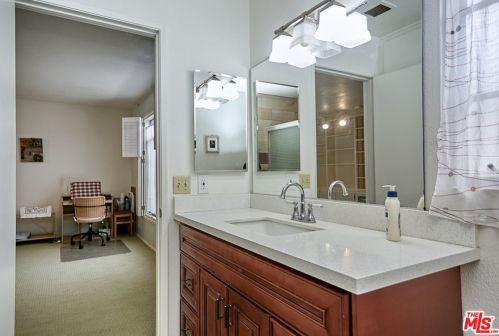 1122 Campbell St, Glendale CA  91207-1641 exterior