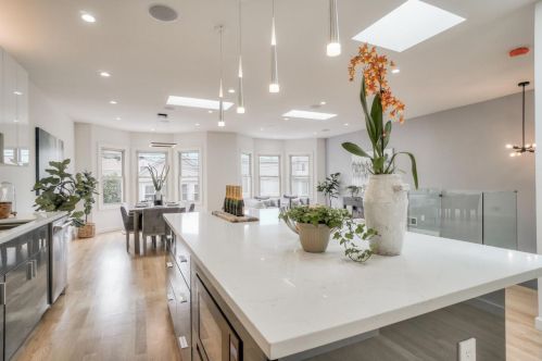 260 Girard St, San Francisco CA 94134-2110 exterior