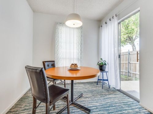 303 Vly Park Dr, Garland TX  75043-2955 exterior